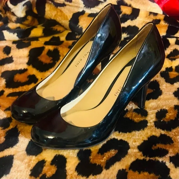 Gianni Bini Slip On Pump Heels Size 7.5 Black Patent Leather Dressy Heeled Shoes - Picture 3 of 4
